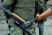 Ce sa vinzi pe timp de criza? Armament!