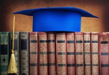 Elena Ceausescu are zeci de clone. Doctoratul a devenit o moda printre politicieni