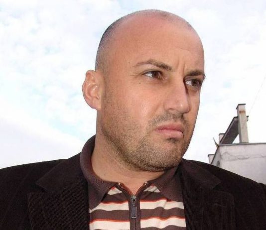 Alin Simota iși coordoneaza afacerile din arest cu sprijinul autoritatilor statului