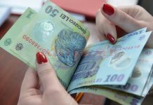 Uitati-va la ele cat sunt de mici! Pensiile si salariile