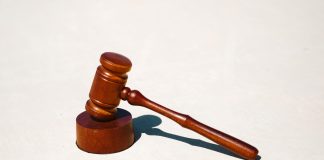 Cum să găsești un avocat online simplu și rapid?
