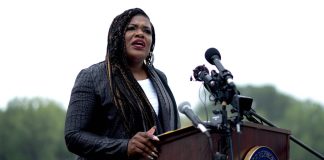 „M-am simtit de parca nu exista mila”: Cori Bush este gata sa vorbeasca despre avortul ei