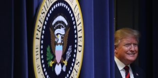„Sa aveti o viata buna”: Trump ii iarta pe aproape 150 dintre infractorii sai preferati