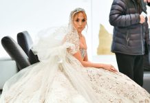 Toate rochiile de mireasa pe care JLo le-a purtat in viata reala si pe ecran