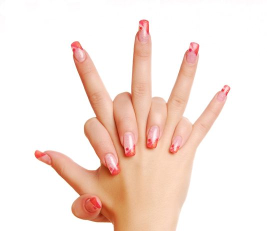 Nail art vs manichiura clasică – care sunt avantajele?