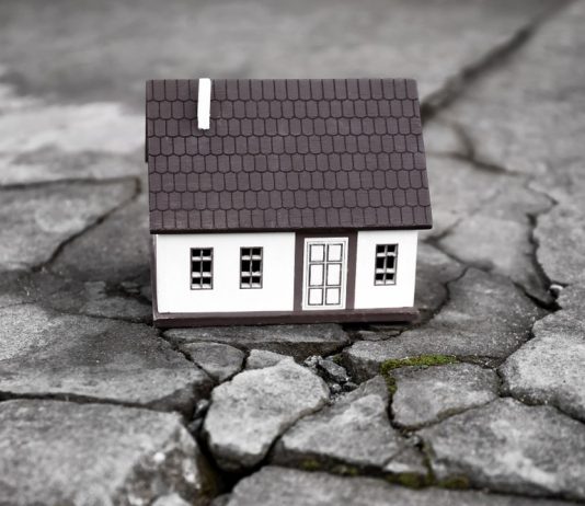 Cum construiești o casă rezistentă la cutremur? 5 materiale ideale
