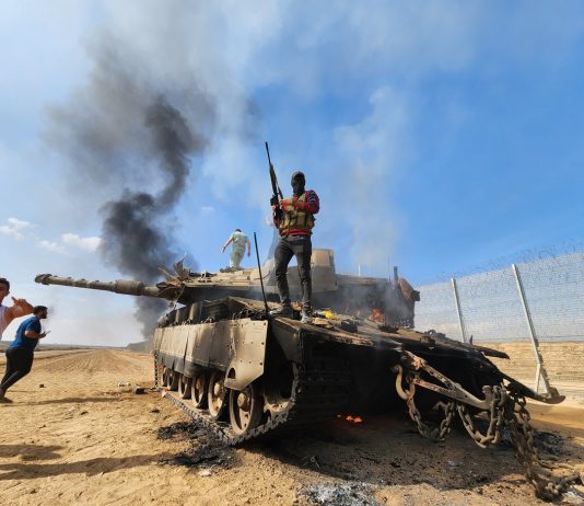 Atacurile aeriene continua, in timp ce Israelul recupereaza cadavrele luptatorilor Hamas