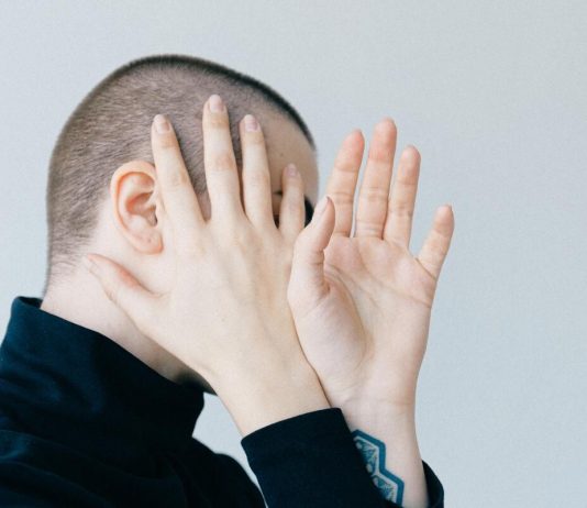 10 indrumari stiintifice pentru a invinge timiditatea