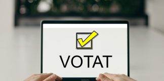 Cum a fost influentata politica de tehnologie in ultimii ani?
