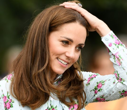 Kate, Printesa de Wales, isi cere scuze pentru modificarea fotografiei de familie publicata de Ziua Mamei