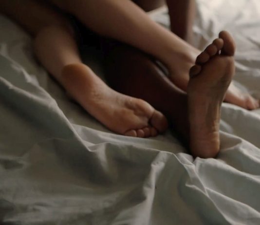 Cele mai comune si nebunesti motive pentru care oamenii falsifica orgasmul