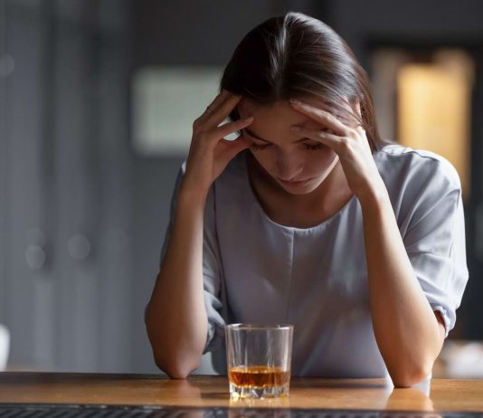 Relatia si legaturile mai putin cunoscute dintre depresie si alcoolism