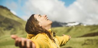 10 semne de avertizare care indica ca ar trebui sa te concentrezi mai mult pe propria fericire